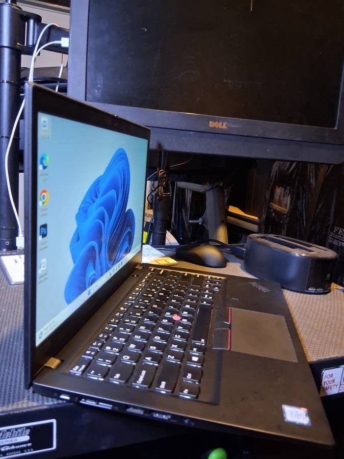 Lenovo 14" inch. Laptop. Windows 11, 16 gb Ram, with SIM Card slot. - $220