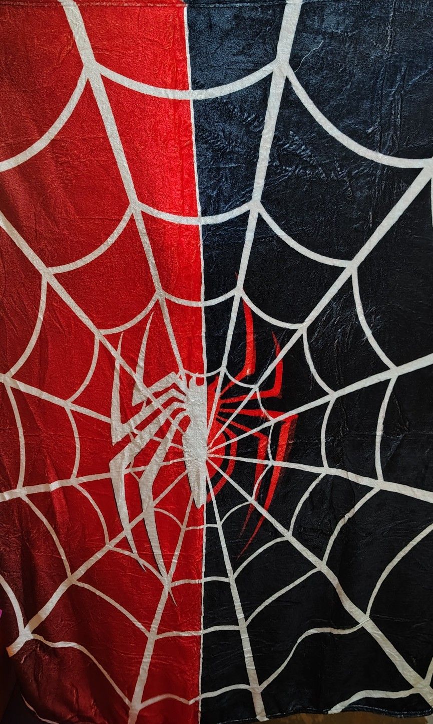 NEW Spiderman Fleece Throw Blanket