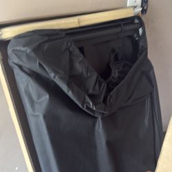 Brand new in box never opened jeep gladiator bed cover.