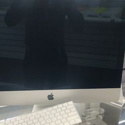 APPLE Desk Top Mac A2116