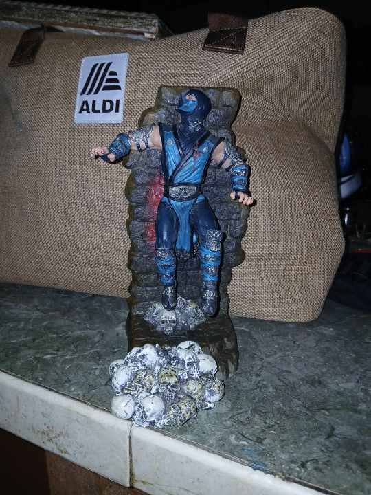 Sub Zero Figure 