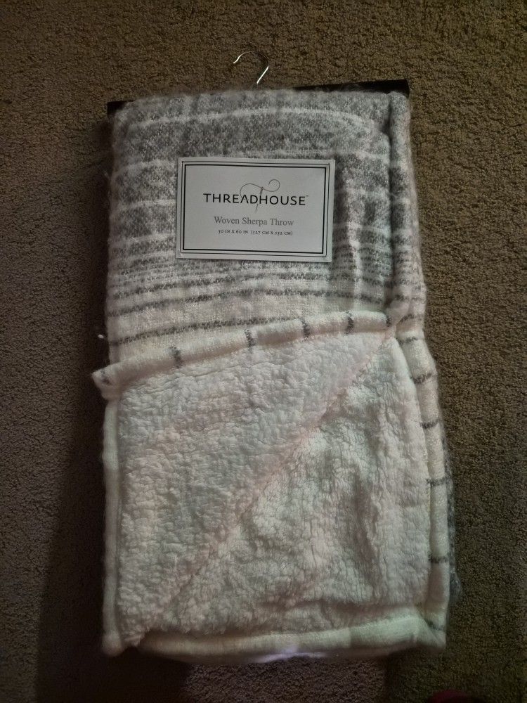 Brand NEW Sherpa Throw 