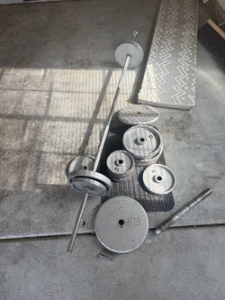 Assorted weights and bar
