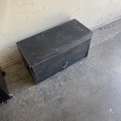 Tool Box 14”H 26.5”W 12”D For Sale