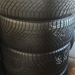 275/35/22 Pirelli Tires