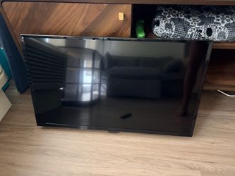 INSIGNIA 32” TV