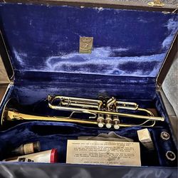 1960 NEAR MINT Bach Mt Vernon Stradivarius Trumpet