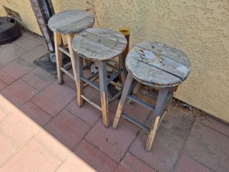 FREE BARSTOOLS!  Pickup near spring mountain and rainbow