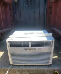 Frigidaire 6,000 BTU Air Conditioner
