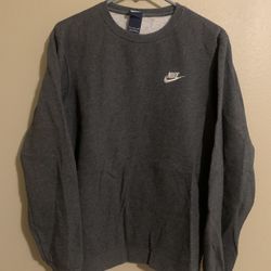Nike Men’s Club Fleece Sweatshirt Crewneck. Size - Small. Charcoal Heather. Good Used Condition. 