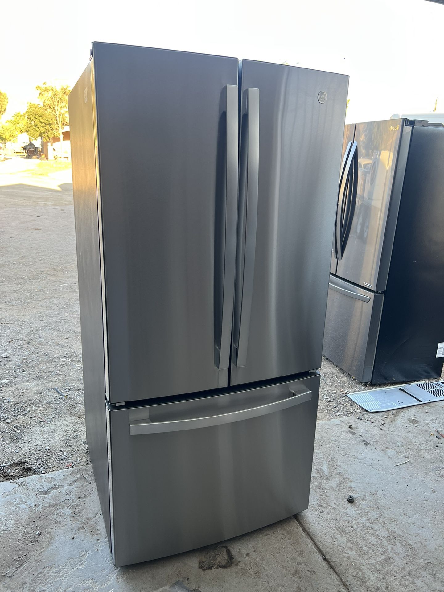 GE REFRIGERATOR
