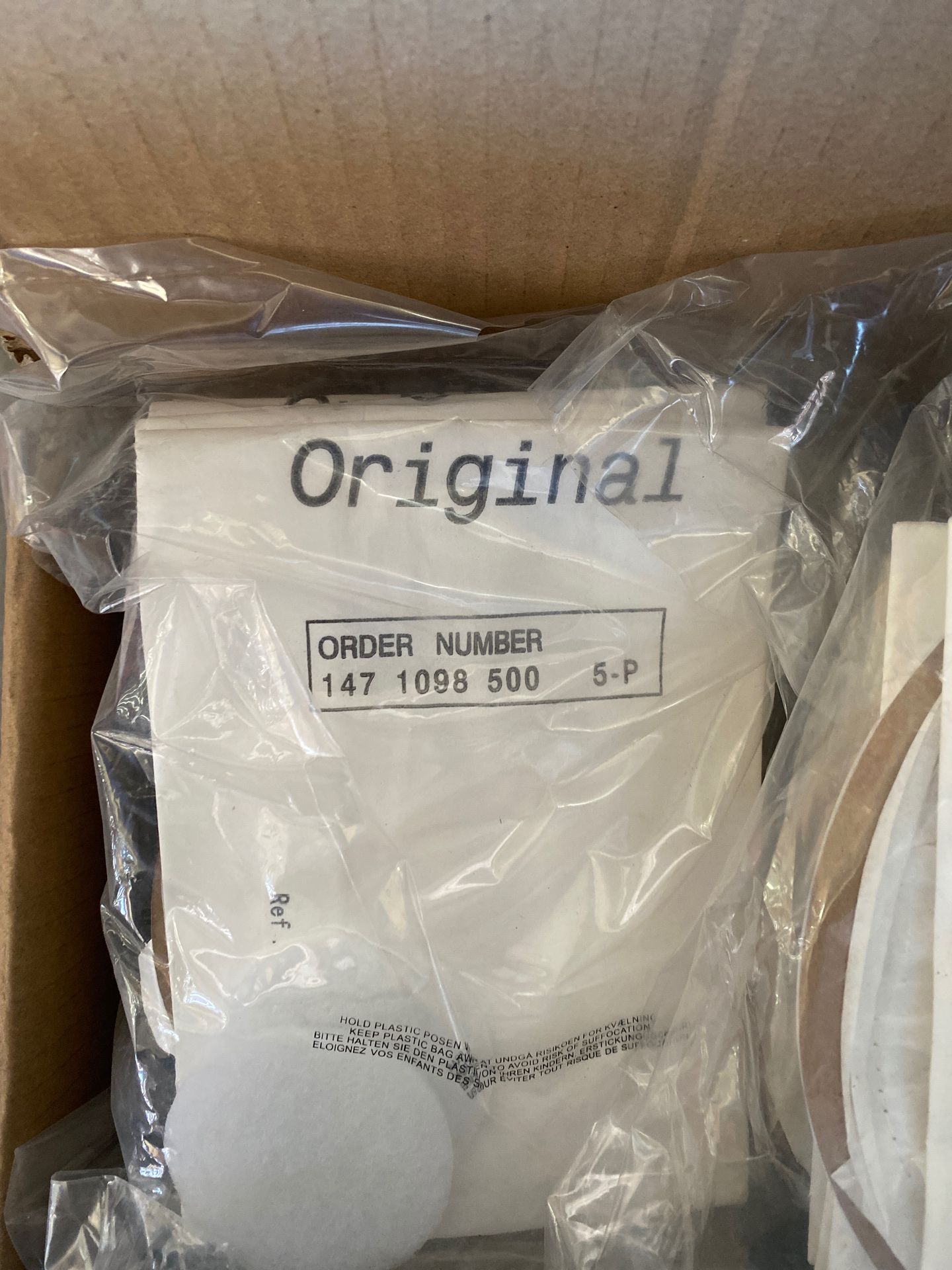 Vacuum backpacks filters