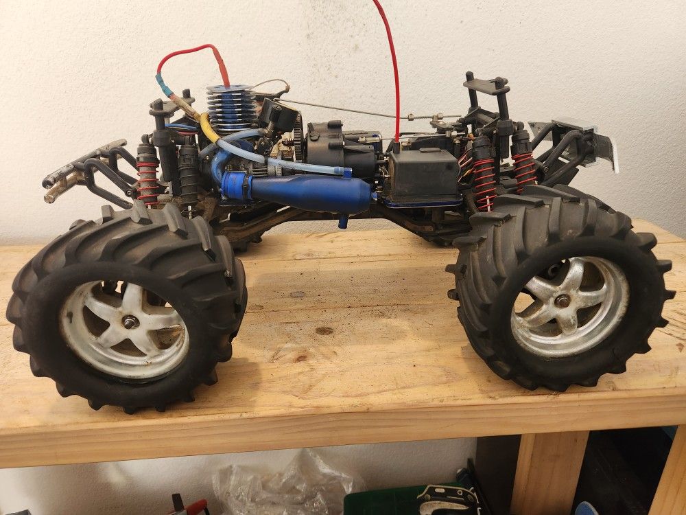 Traxxas Nitro Tmaxx for Sale in Rancho Cucamonga, CA OfferUp