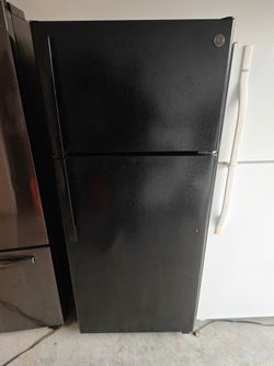 GE FRIDGE FREEZER