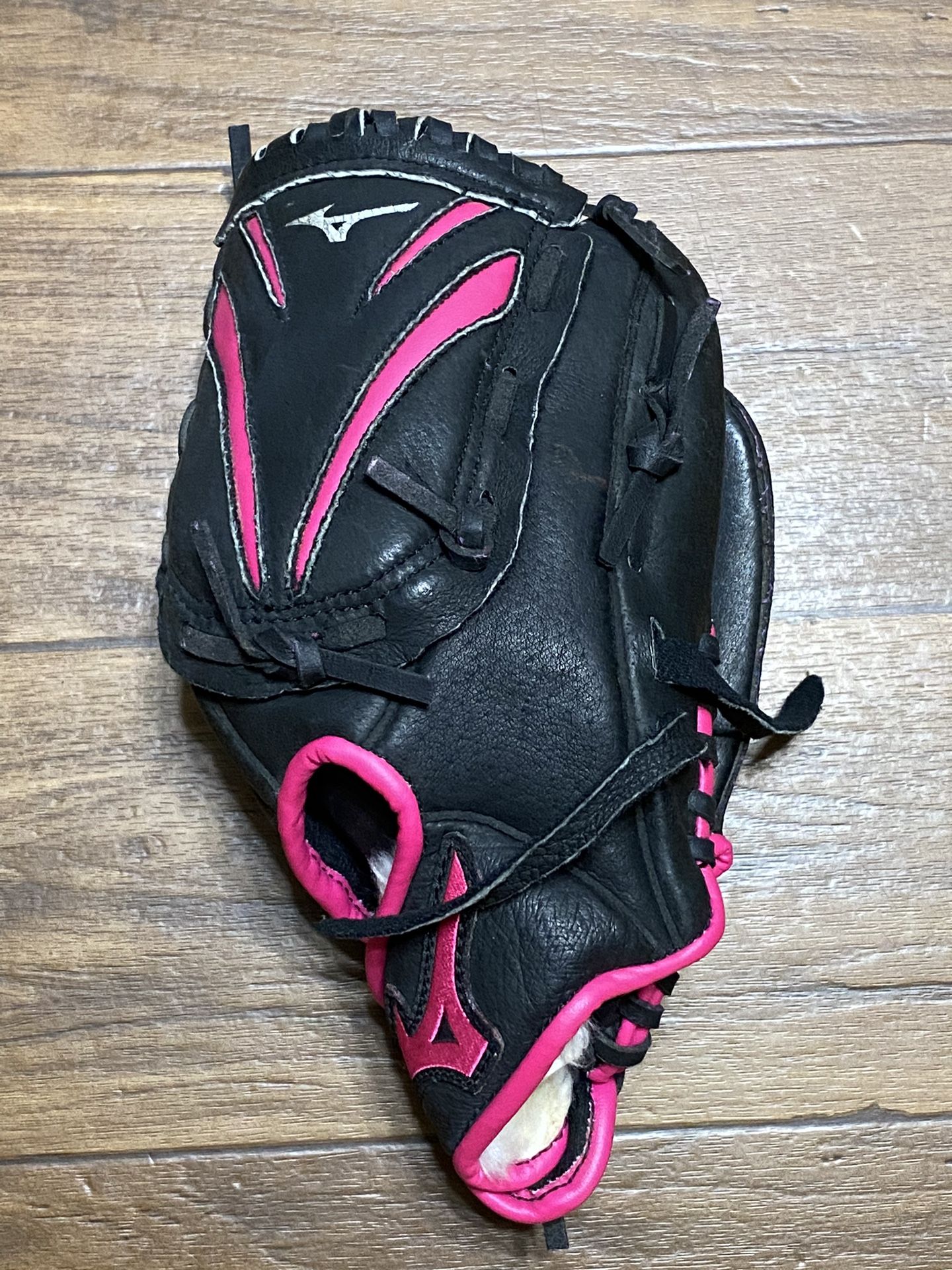 Mizuno Softball Glove, size 10, right hand throw 