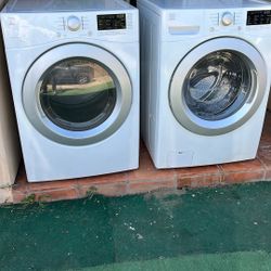 Set White Washer And Dryer Front Load Kenmore Great Condition 