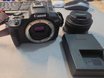 Canon EOS R50 w/RF-S18-45mm Lense