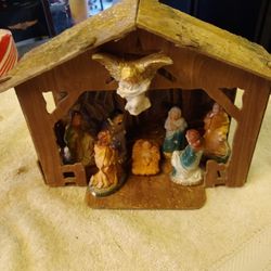 VINTAGE  NATIVITY SCENE.  CHALK FEGUIRENS. 8 PEICES + SHED   1960s.  100 Dollars Or Best Offer