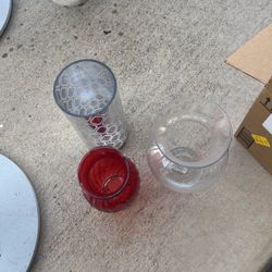 3 Vases $5