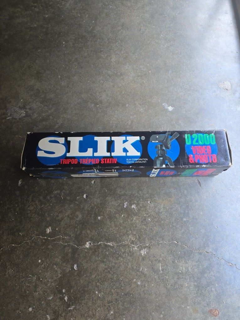 Tripod (SLIK U200 Video & Photo)