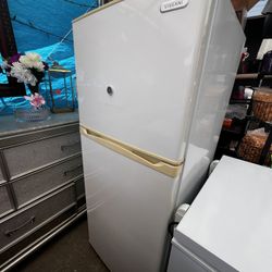 Refrigerator H 571/2x L 24”x25”w 