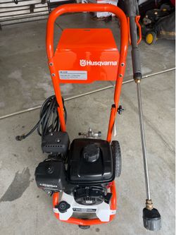 Husqvarna pressure washer 3200 psi 2.5 Gpm 208cc used twice in excellent condition