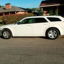 2008 Dodge Magnum SXT Sports Wagon