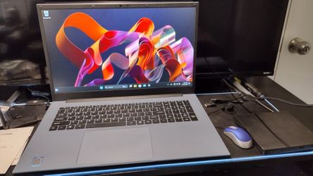 SGIN S18 18.5" FHD laptop pc