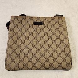 Gucci  Sling Bag