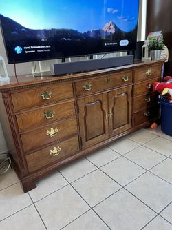Tv stand / Dresser