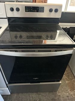 2024 Whirlpool stainless steel 30” ELECTRIC ⚡️ 240 volt range with oven