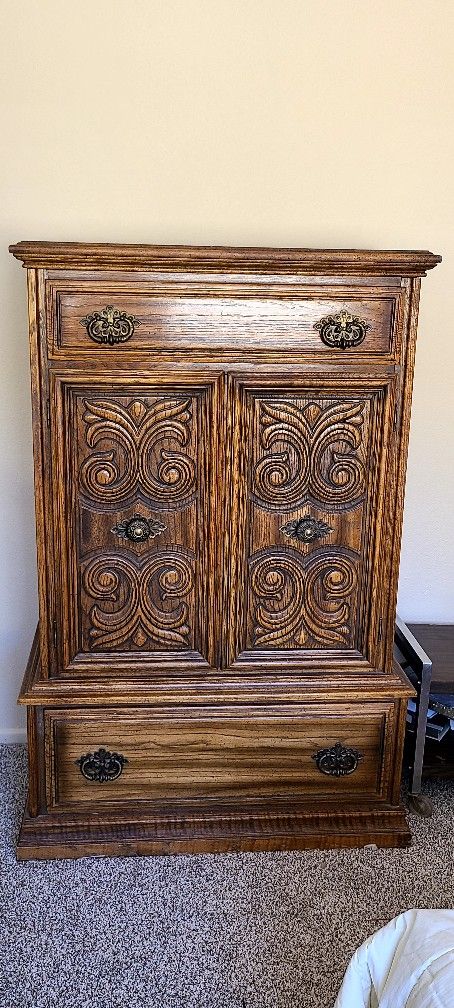 Carved Oak Chest Of Drawers 