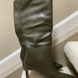 Journee Collection Boots - W7