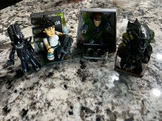 2004 Mezco Miz-Itz Aliens/Predator Lot