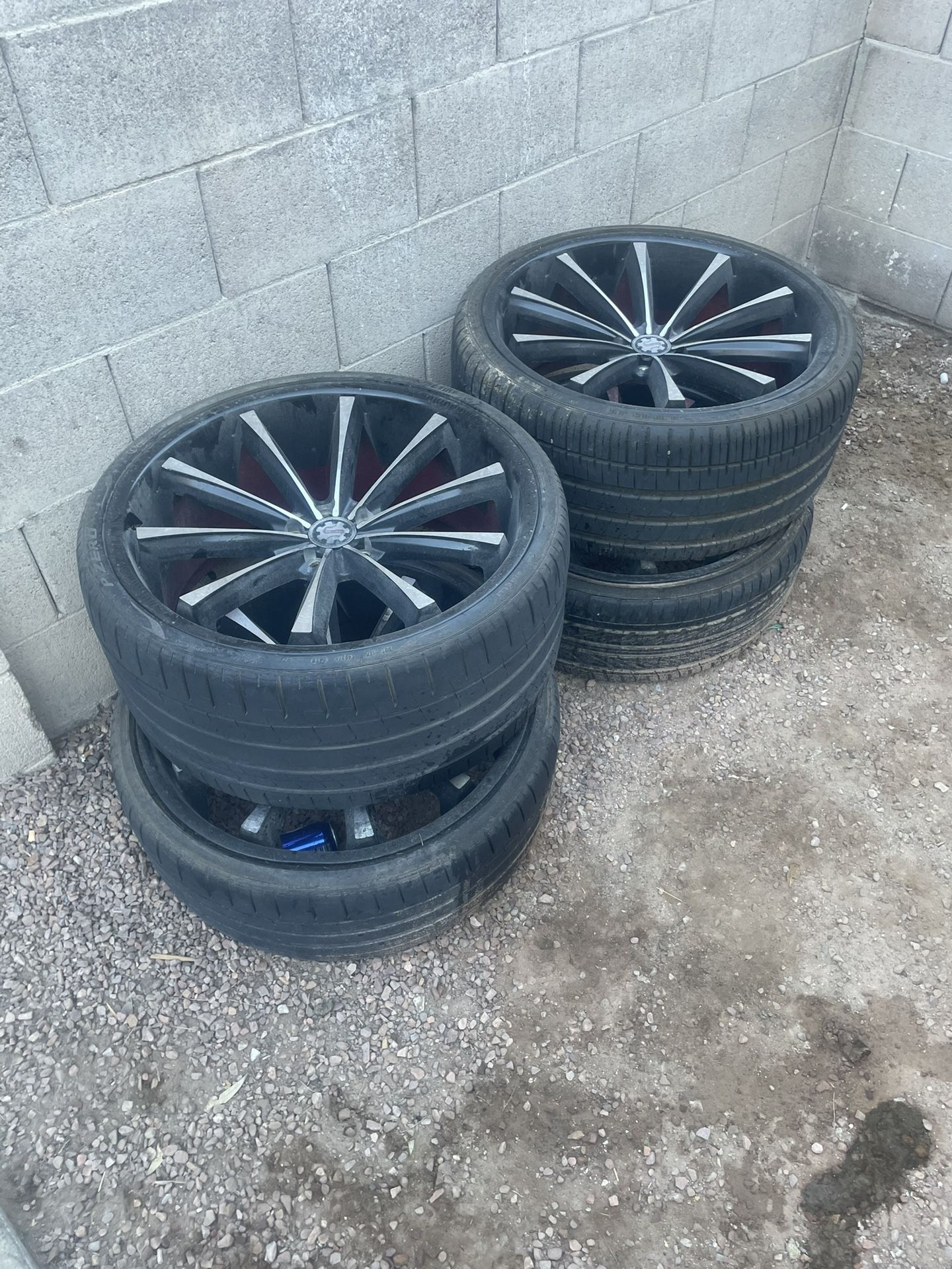 22 Inch Rims Staggered for Sale in North Las Vegas, NV - OfferUp