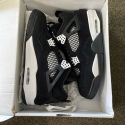 Air Jordan 4 Retro White Thunder