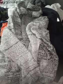 Very Comfy Gray Marled Knit Sweater