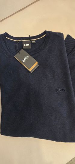 Brand New Navy Hugo Boss Knit Crew Neck Long Sleeves Men's Sweater. Size Medium