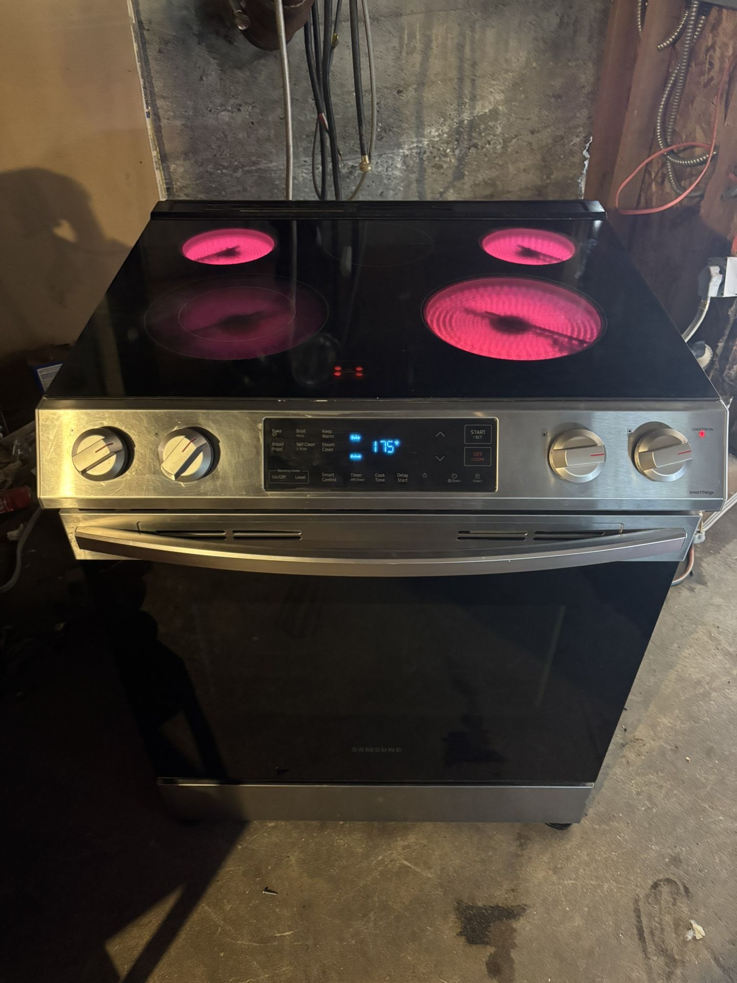 Samsung Stove On Good Working Condition