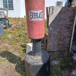 Everlast Freestanding Heavy Bag