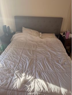 Bed and 2 nightstands