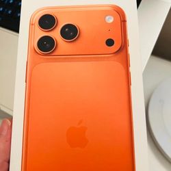 iPhone 17 Pro Cosmic Orange 