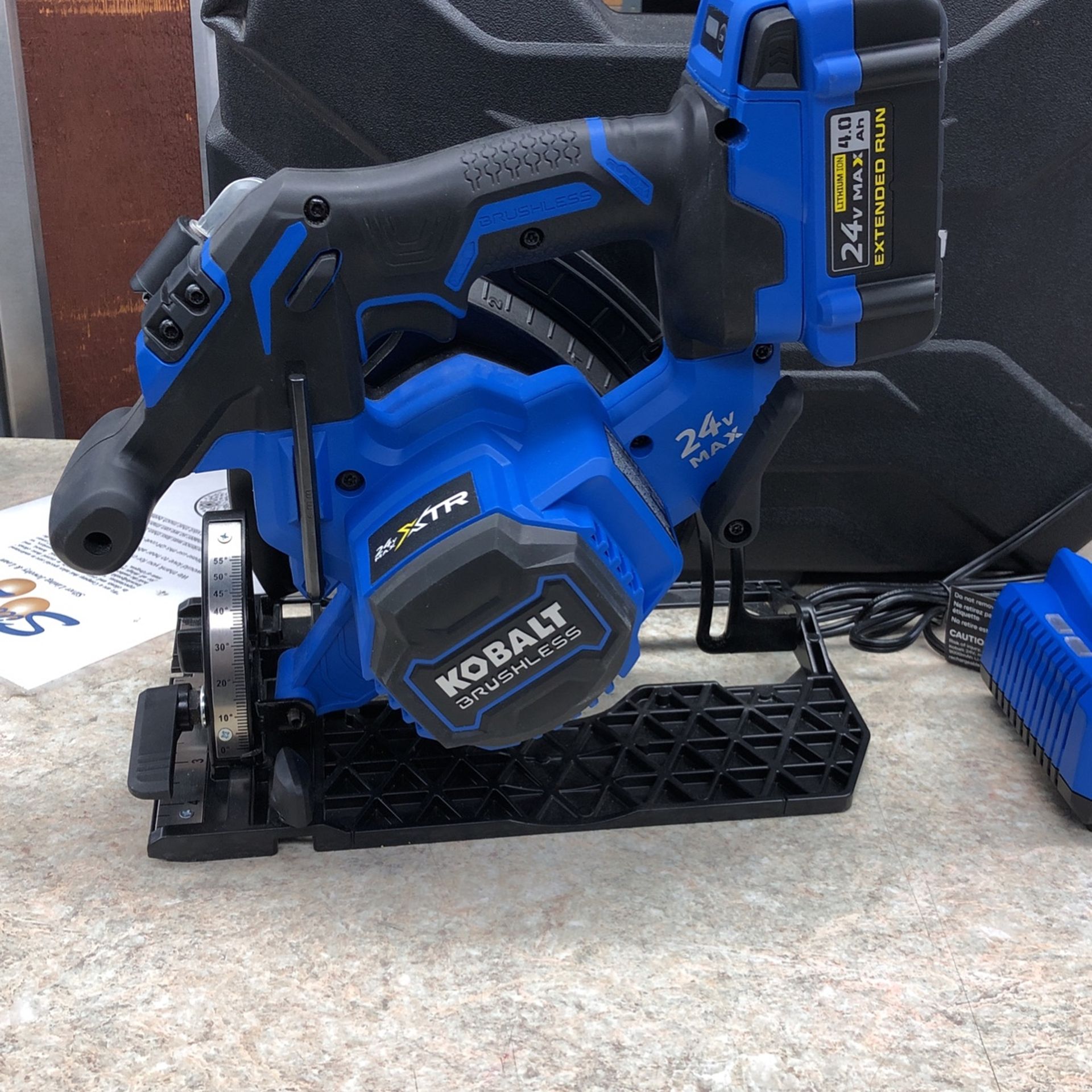 Kobalt XTR 24 Volt 7 1/4” Brushless Cordless Circular Saw With 1 4AH Battery Charger Case