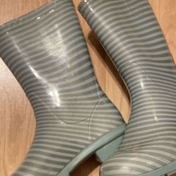 UGG Rain Boots Kids Size 2 Waterproof 