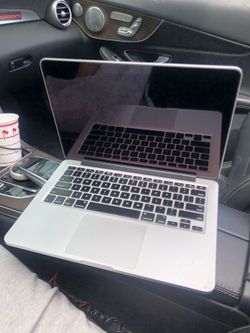 2014/15 MacBook Pro 13 inch 2.6Ghz i5 8GB 128GB Like new