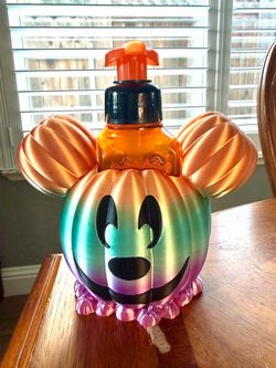 Holloween Mickey Mouse pumpkin