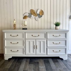 Beautiful mid century vintage dresser one free nightstand. Good condition , working well , original handle. In antique white color. Unique design. Dis