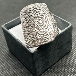 Stylish Large Top Silver Tone Ring