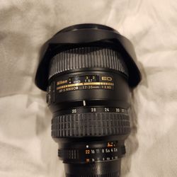 Nikon AF-S NIKKOR 17-35mm Wide Angle Lens