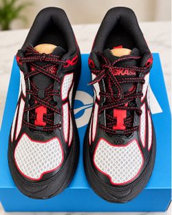 Hoka 10.5